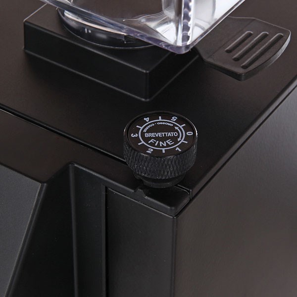 Кофемолка Eureka Mignon Filtro 50 15BL, черный матовый