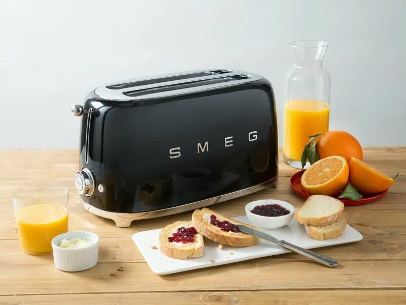 Тостер Smeg TSF02BLEU черный, стиль 50-х г. г, 4 ломтика, корпус из нержавеющей стали, 6 уровней поджаривания