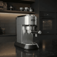 Рожковая кофеварка De'Longhi Dedica Style EC 685.M