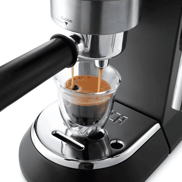 Рожковая кофеварка De'Longhi Dedica EC 685.BK