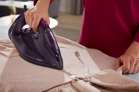 Утюг Philips DST7061/30 фиолетовый